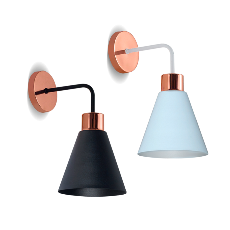 Aplique con Pantalla Metálica – Detalles en color Cobre